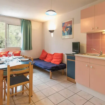 Appartement 2 Pieces Avec Coin Nuit, Balcon, Parking Et Casier A - Proche Telecabine Et Centre - Fr-1-330c-16 Briançon