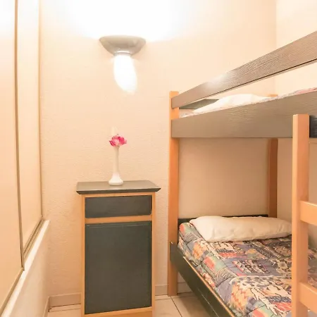 Appartement 2 Pieces Avec Coin Nuit, Balcon, Parking Et Casier A - Proche Telecabine Et Centre - Fr-1-330c-16 Briançon