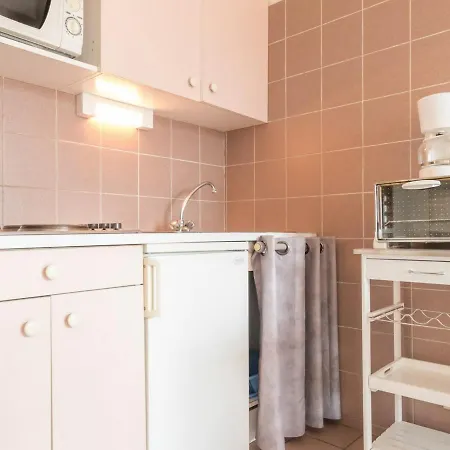 2 Pieces Avec Coin Nuit, Balcon, Parking Et Casier A - Proche Telecabine Et Centre - Fr-1-330c-16 Appartement Briançon