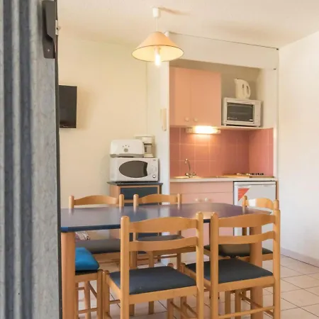 2 Pieces Avec Coin Nuit, Balcon, Parking Et Casier A - Proche Telecabine Et Centre - Fr-1-330c-16 Appartement Briançon