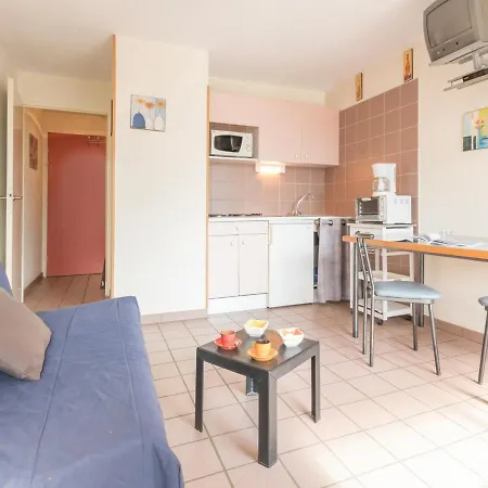 2 Pieces Avec Coin Nuit, Balcon, Parking Et Casier A - Proche Telecabine Et Centre - Fr-1-330c-16 Apartment