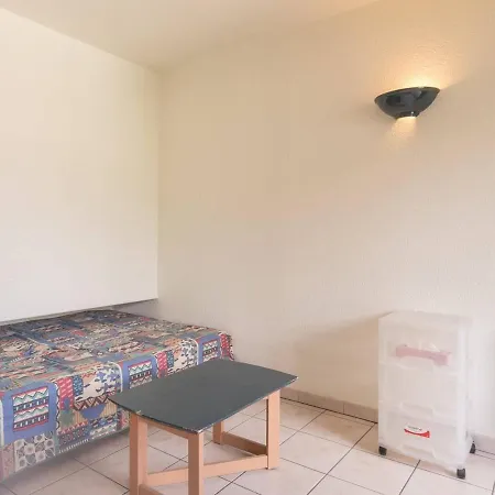 2 Pieces Avec Coin Nuit, Balcon, Parking Et Casier A - Proche Telecabine Et Centre - Fr-1-330c-16 Briancon (Hautes-Alpes)